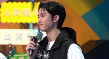 日日狠狠久久偷偷四色综合免费